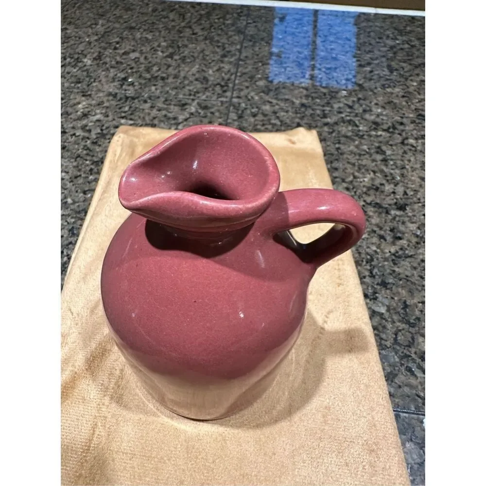 Mauve jug